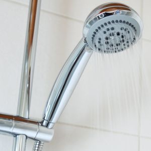 Teléfonos y flexos de ducha | Renueva tu baño fácilmente