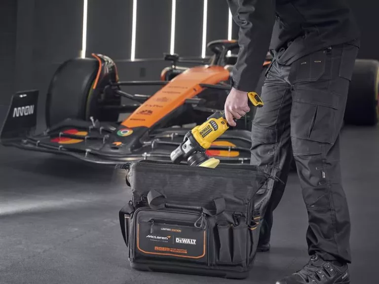 Bolsa herramientas DeWalt McLaren DWST60104-9 negra con detalles naranjas