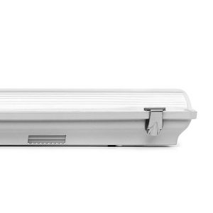 Pantalla estanca LED 120cm de 1 x 18 W con protección IP65