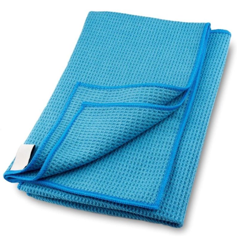 Bayeta microfibra coche 61x61 cm de color azul con bordes rematados